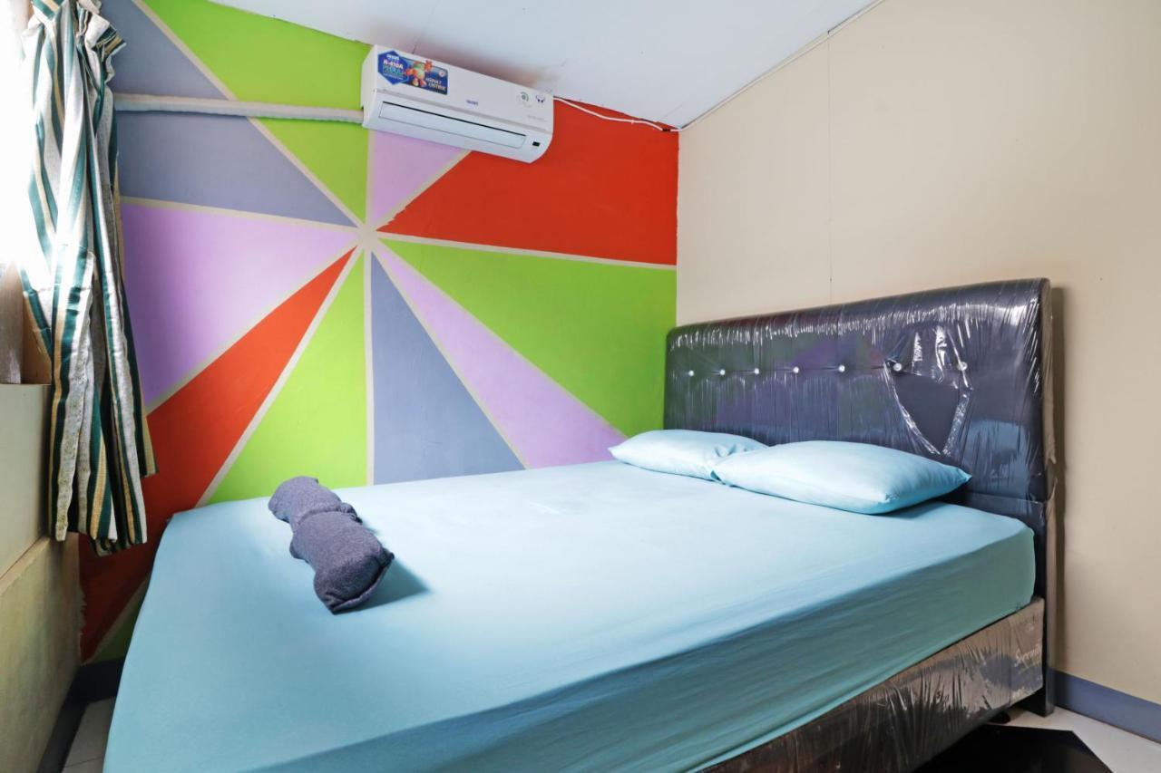 Simplycity Hostel Syariah Бандунг Экстерьер фото