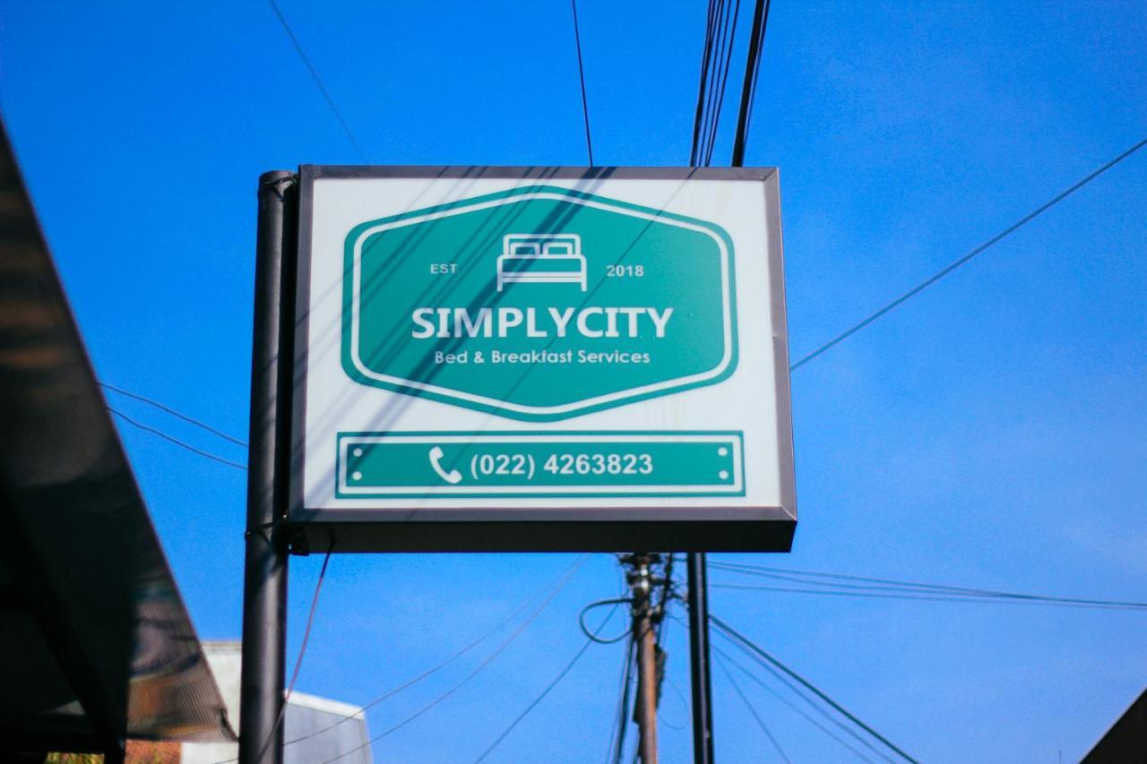 Simplycity Hostel Syariah Бандунг Экстерьер фото