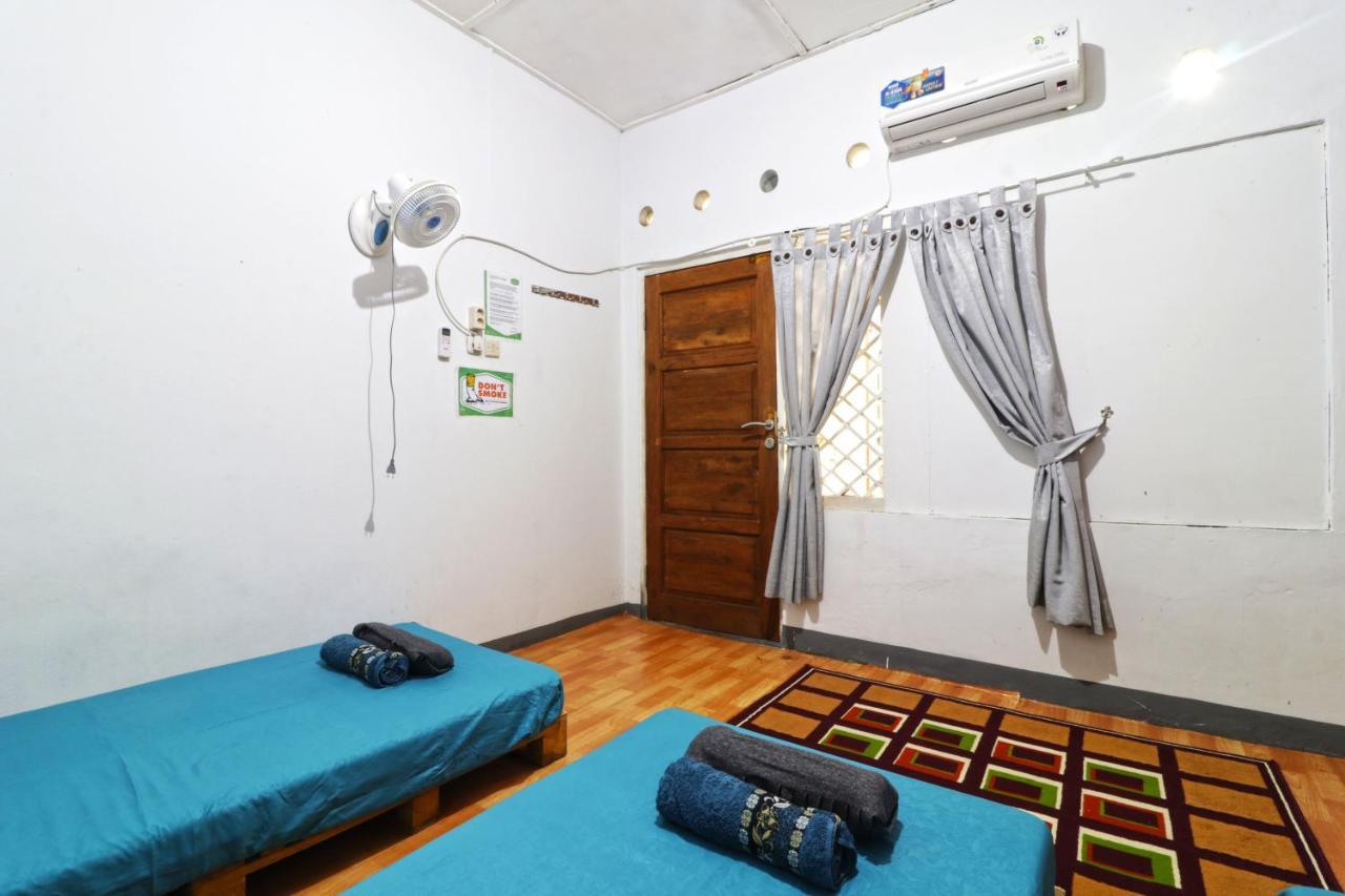 Simplycity Hostel Syariah Бандунг Экстерьер фото